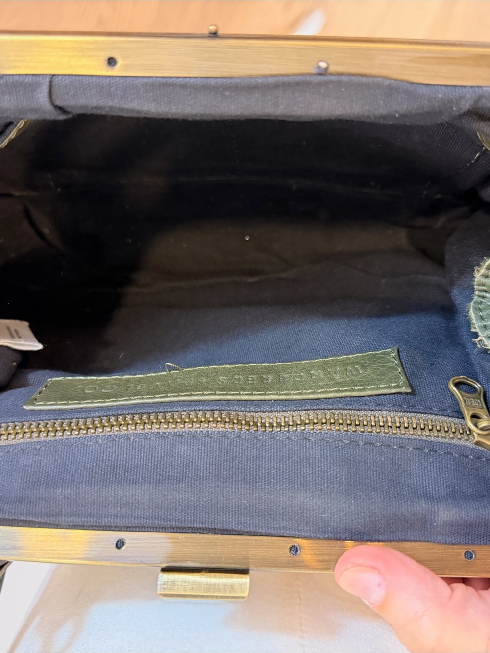 Classic Olive Leather Shoulder Bag - Picture 5 of 10